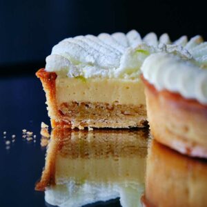 Lemon meringue tart by Nina Métayer