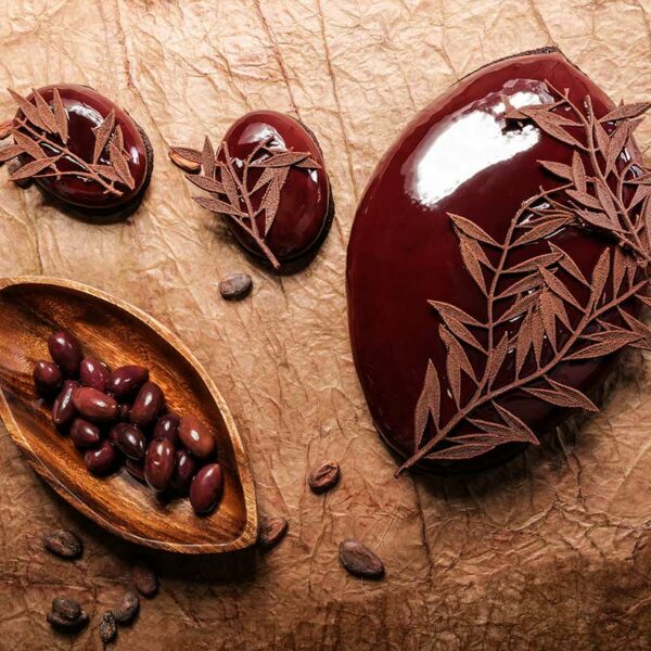 L'Olivier Easter Entremets chocolate-olive creation 2022 by Nina Métayer
