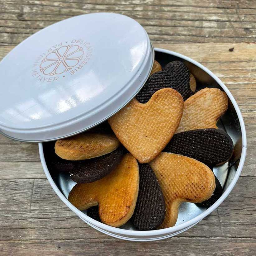 Box of 14 shortbread hearts by Nina Métayer