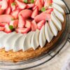 Vivacité, tarte rhubarbe fraises par Nina Métayer