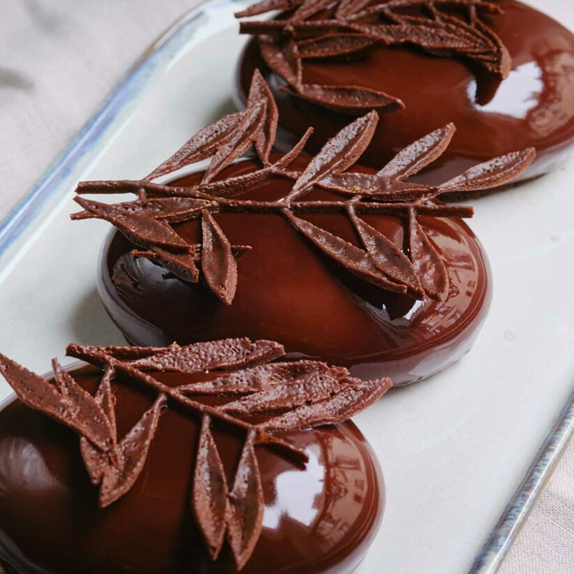 L'Olivier Entremets chocolate-olive by Nina Metayer