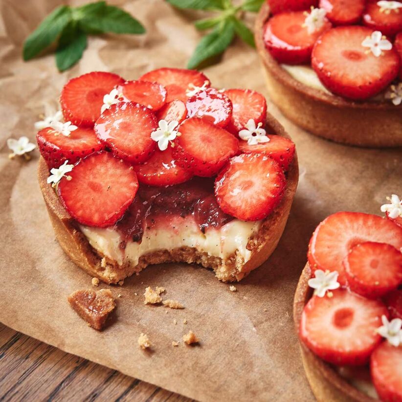 Strawberry tart by Nina Metayer