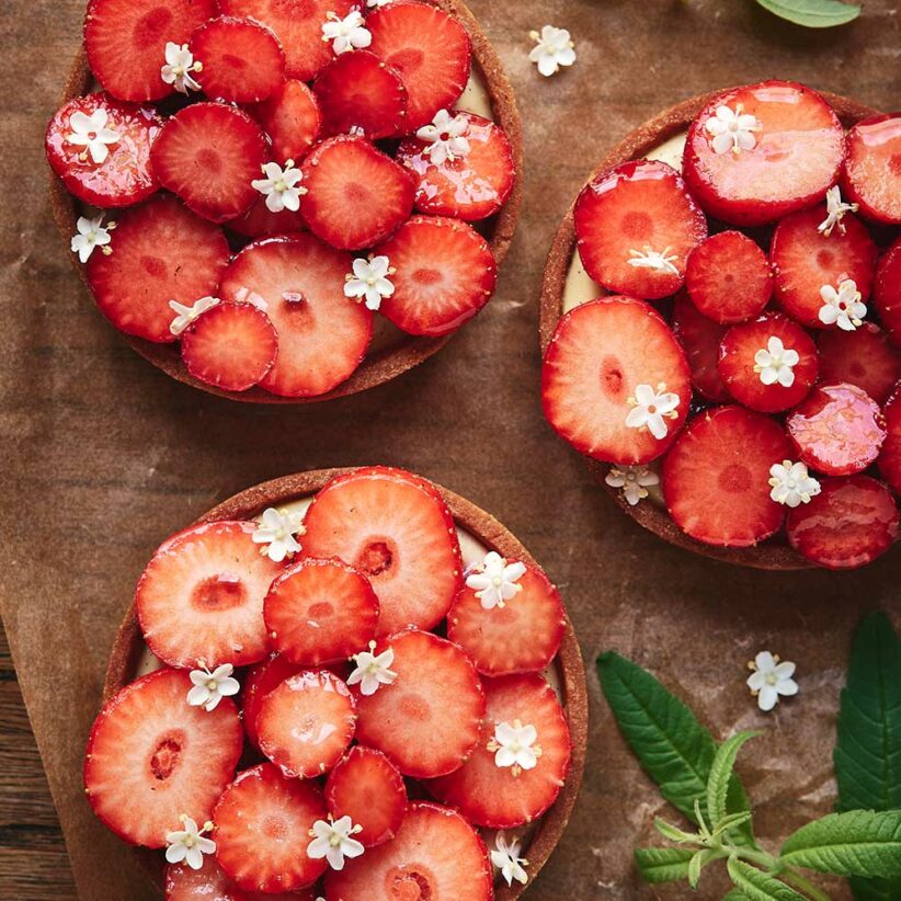 Strawberry tart by Nina Metayer