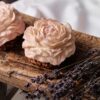 Fleur mûre, cassis, lavande par Nina Métayer