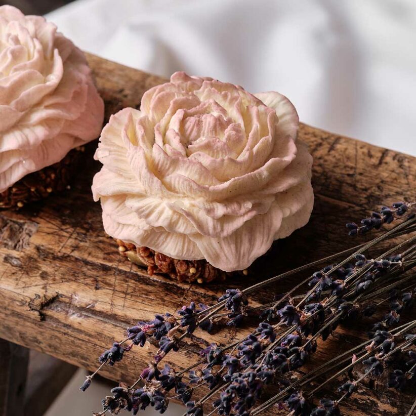 Fleur mûre, cassis, lavande par Nina Métayer