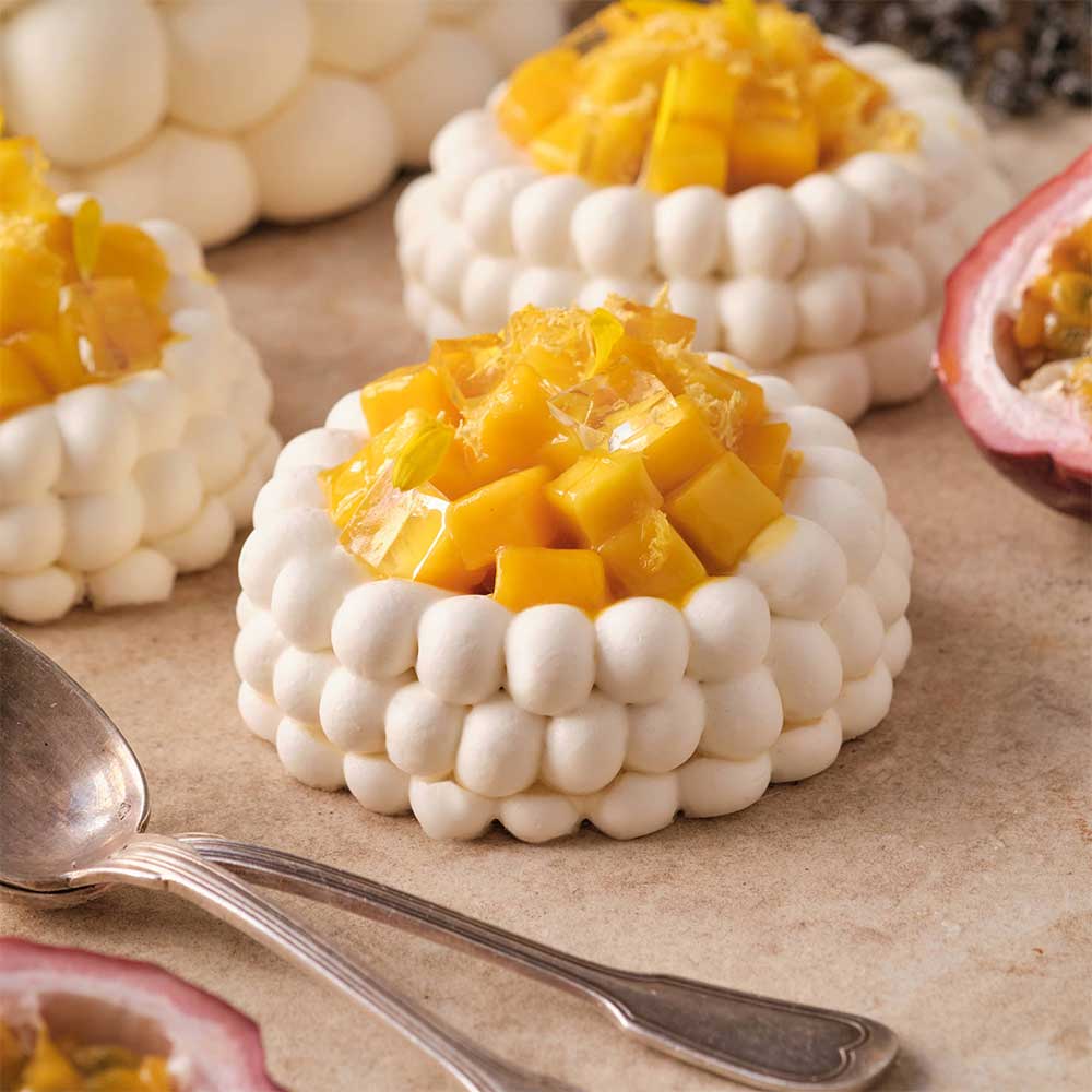 Exotic Pavlova by Nina Métayer