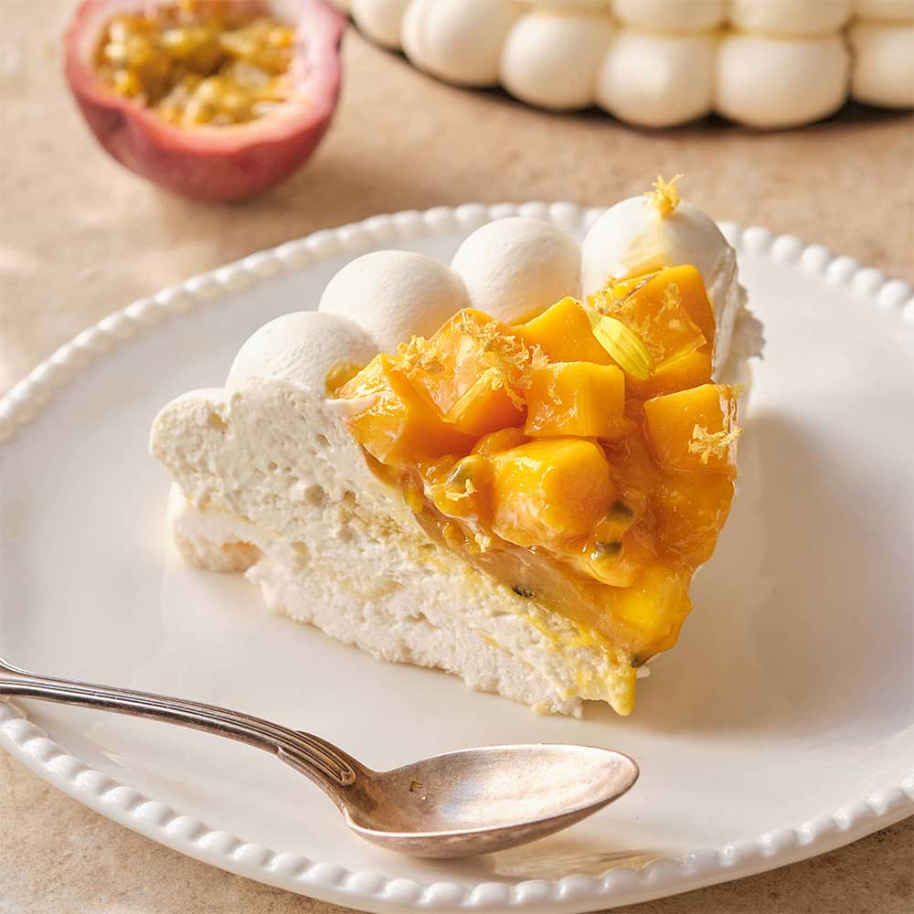 Exotic Pavlova by Nina Métayer