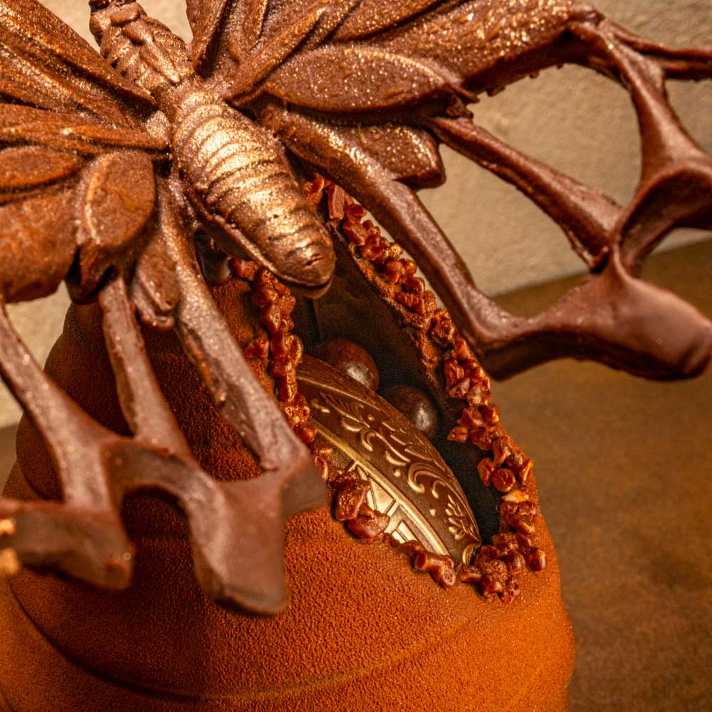 Éclosion, œuf de Pâques par Nina Métayer