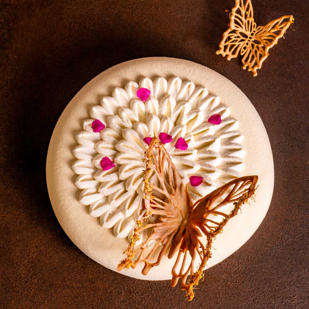 Floraison, entremets de Pâques par Nina Métayer